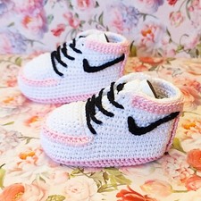 Scarpette Uncinetto modello Nike Neonata regalo nascita fatte a mano