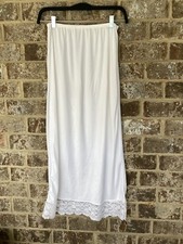 VTG Petal Sheen Silky Nylon WIDE FLORAL LACE HEM White A-LINE HALF SLIP Sz M