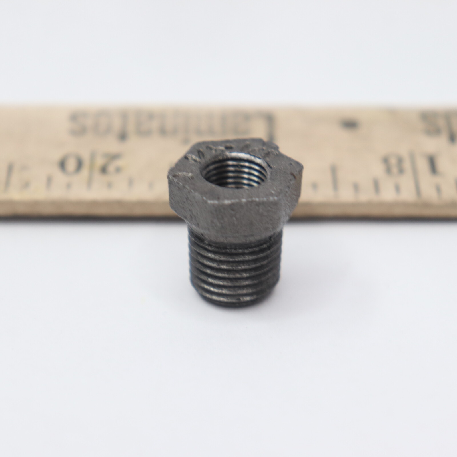 Proflo Bushing Pipe Fitting Malleable Iron Black 1/4" x 1/8" IBBBA