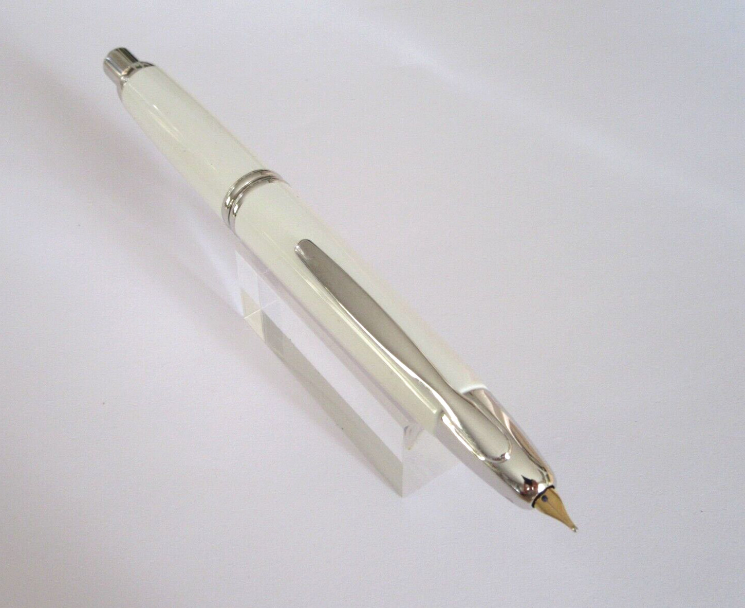 Stylo plume Pilot Capless rétractable blanc : fini l'encre qui sèche