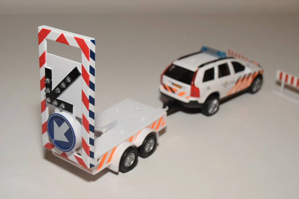 RR 1:34 VOLVO XC90 С ПРИЦЕПОМ POLITIE ГОЛЛАНДСКАЯ ПОЛИЦИЯ ОТЛИЧНОЕ СОСТОЯНИЕ ТОВАРА - Изображение 2 из 4