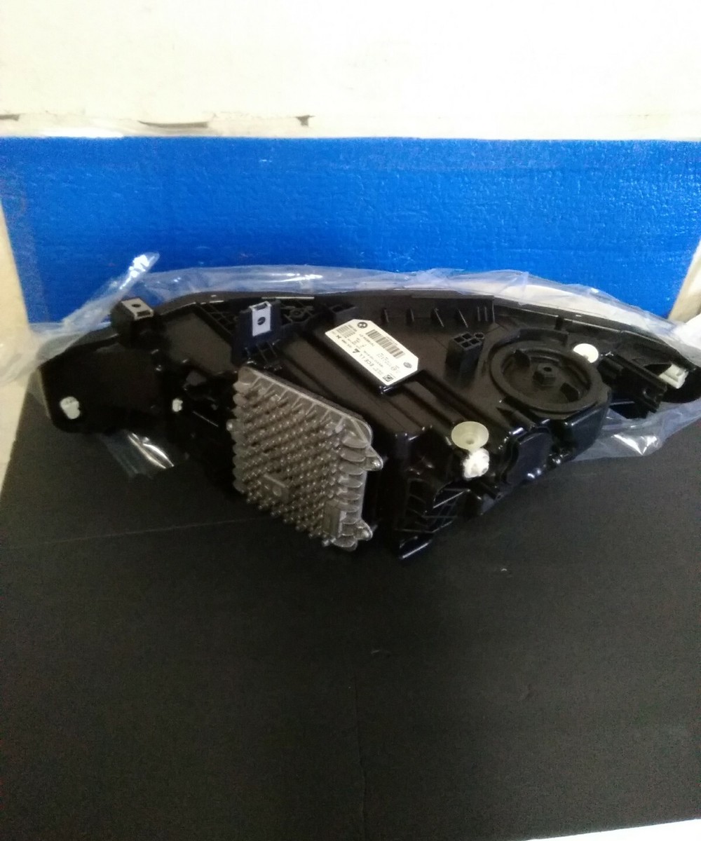 2016_2018 BMW 328i Passenger side Led Bran New Headlight 7419634 