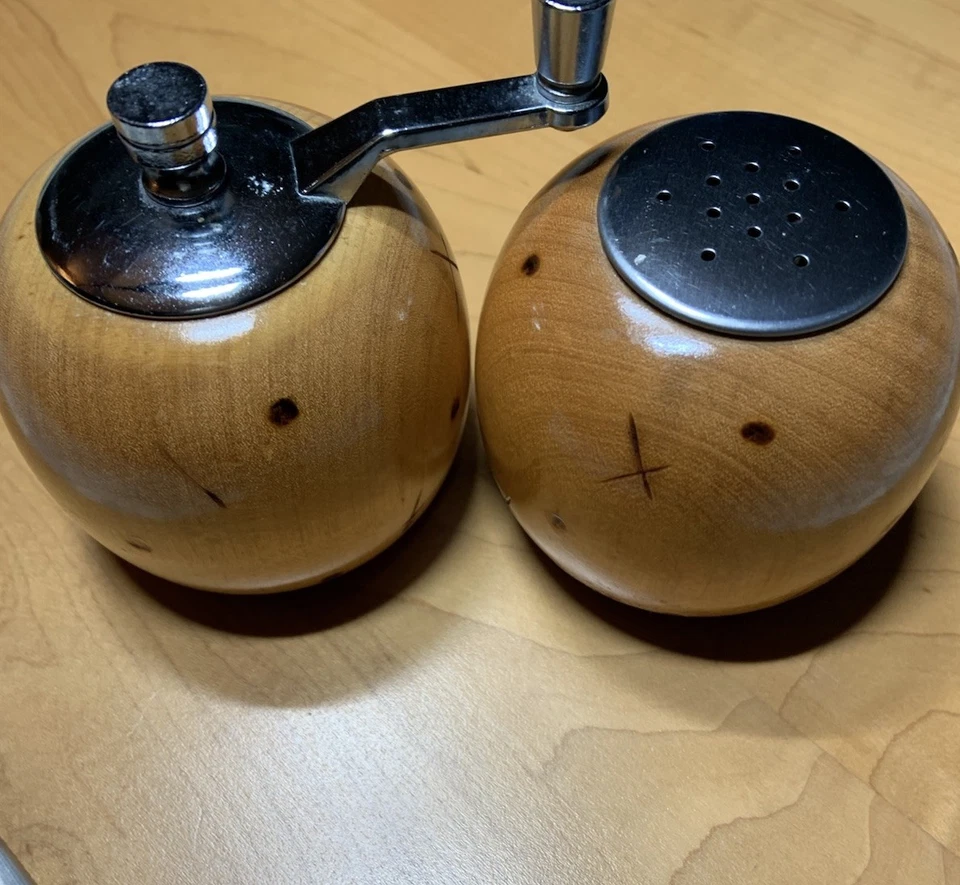 Moedor de pimenta e saleiro Robert Wilhelm PepArt assinado 2000 40/100 - Imagem 2 de 4