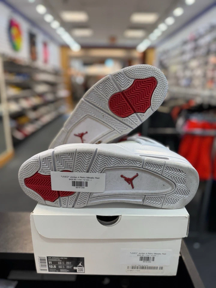 Jordan 4 Retro Rojo Metálico Foto 3 de 4