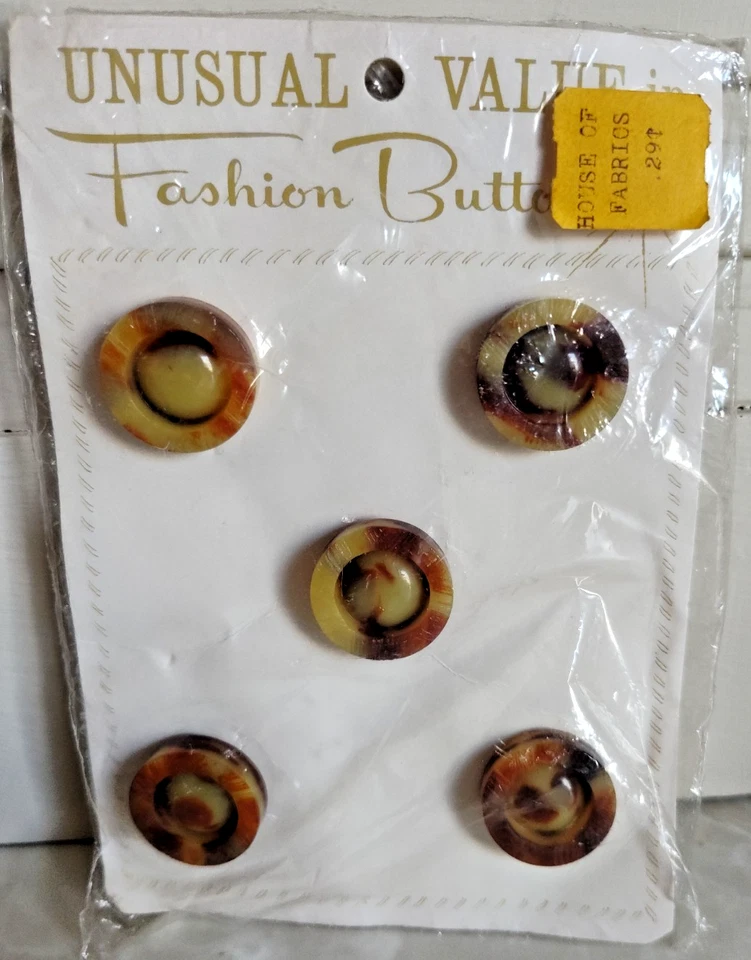 Set of 5 Vintage Bakelite Tortoise Shell Shank Buttons Sealed In Package - NIP - Image 4 of 4