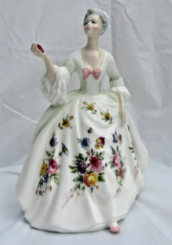 ロイヤルドルトン　ダイアナ　フィギュア ロイヤルドルトン ダイアナ フィギュア Royal Doulton Diana In Royal