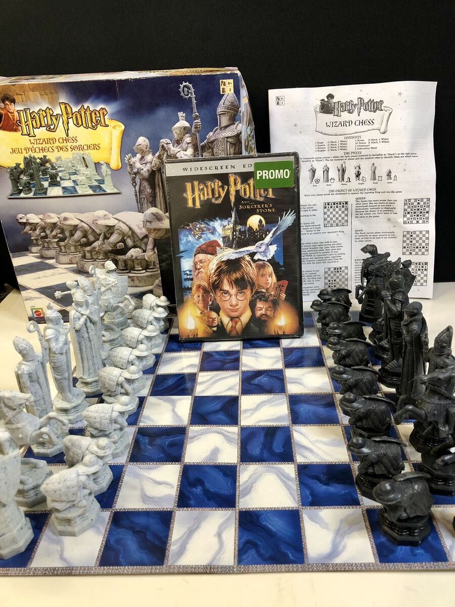 Harry Potter Wizard Chess Set (Board Game)