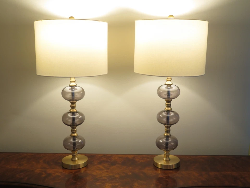 LF31089EC: Par de lámparas de mesa de vidrio ahumado de diseño moderno SAFAVIEH Foto 2 de 4