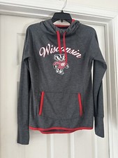Women's Colosseum Gray Wisconsin Badgers Pullover Hoodie Size Small