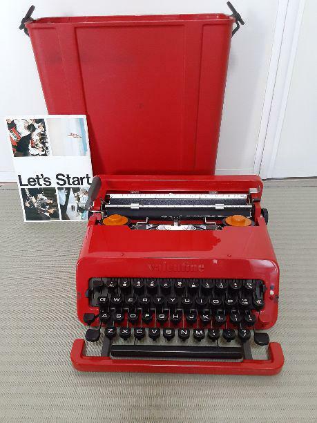 Olivetti Valentine Typewriter w/ Case Red RARE Vintage work