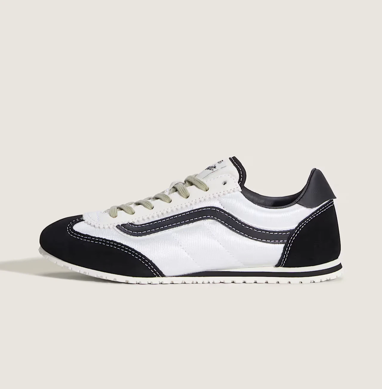 Vans Super Lowpro Shoes in Black and White All Sizes Limited Stock