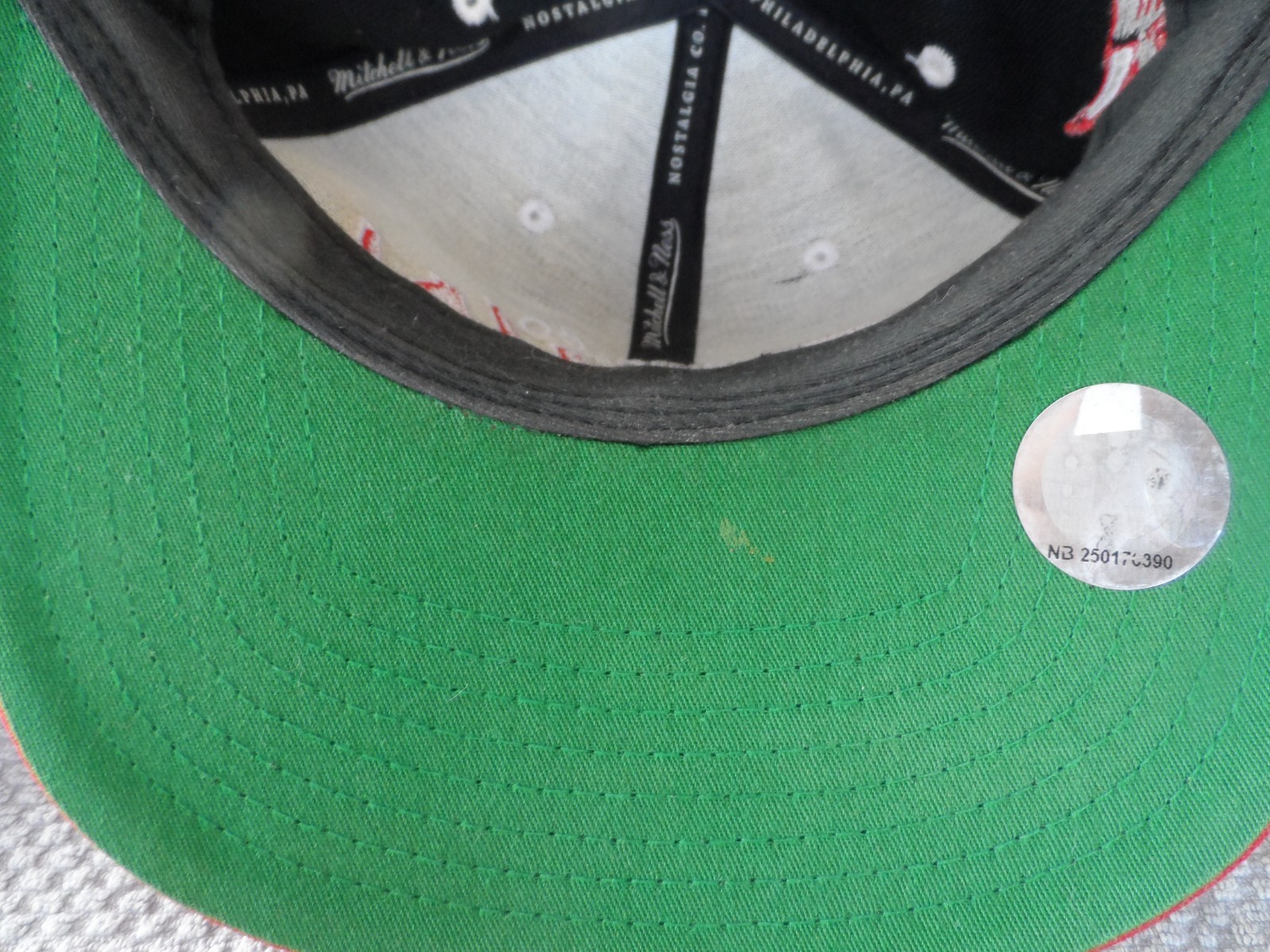 (2) CHICAGO BULLS CAPS. SEE PICS USED X-425 thumbnail 10