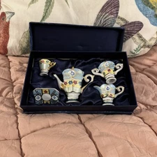 Leonardo Collection Mini Porcelain Tea Set In Original Blue Cushioned Box