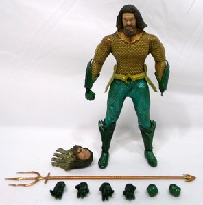 MAFEX No.267 AQUAMAN GOLD & GREEN SUIT c 📦 Just Arrived