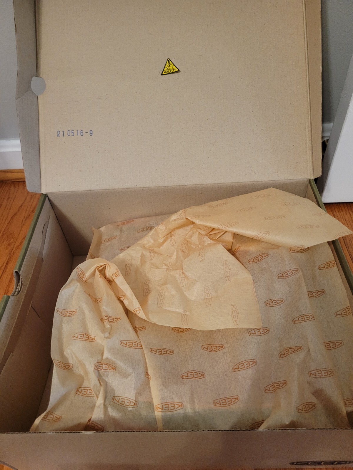 Stivali Elsa Keen nuovi con etichette per ragazze taglia 6 nuovi con etichette WP