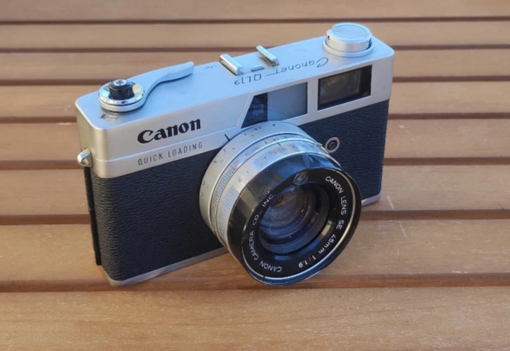 Appareil photo argentique 35 mm Canon Canonet QL-19 - Photo 1/4