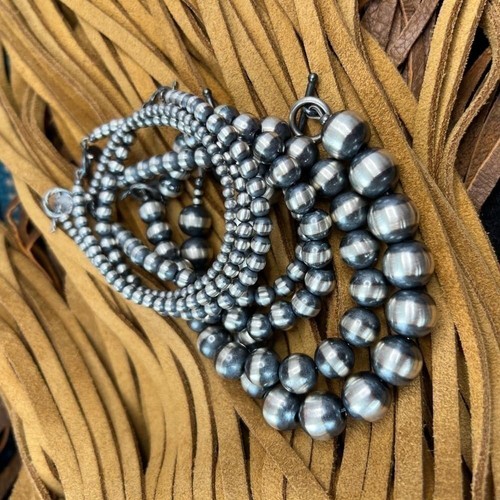 925 Sterling Silver Navajo Pearl Bracelet, stretchy or toggle clasp - Picture 7 of 9