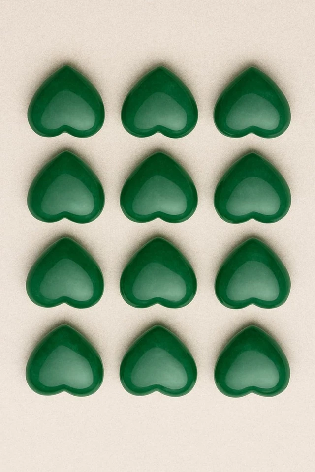 Natural Green Onyx Heart Cabochon Gemstone for Bright Green Elegant Jewelry - Image 3 of 4