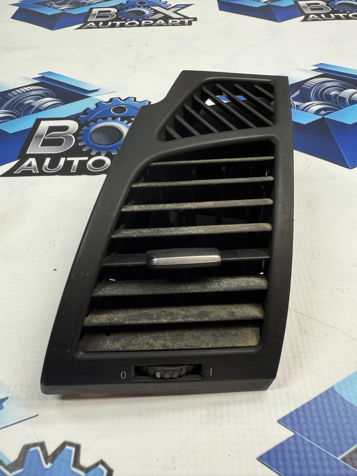 08-13 BMW E82 E88 128i 135i Dash Dashboard Left Driver Side AC Air Vent Grille