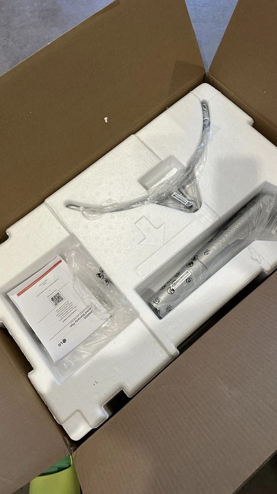 LG UltraFine Display 32UN650K - STAND ONLY - Image 2 of 4