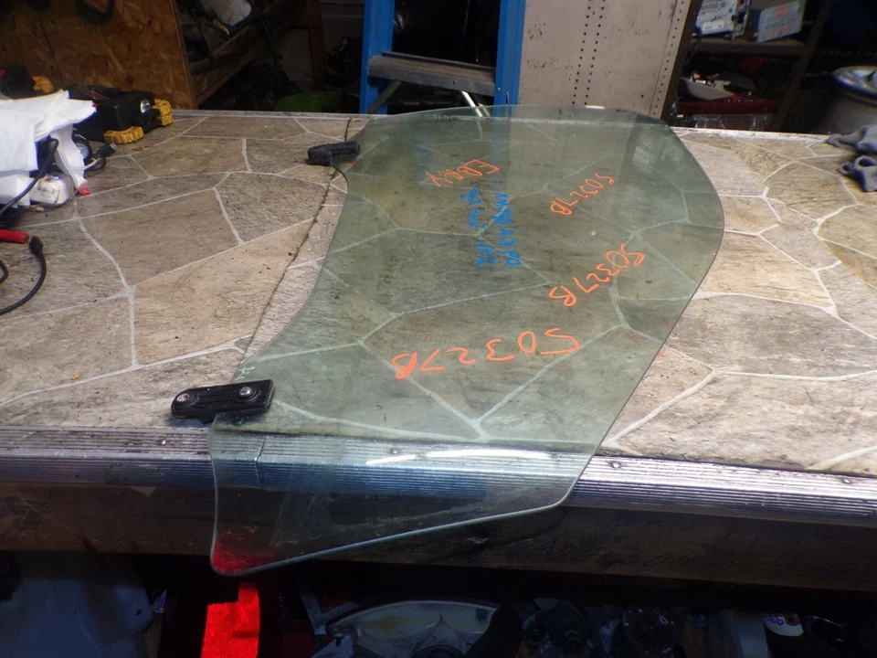 Ford Taurus 05-07 500 Montego 2008-2009 ventana de puerta del lado del pasajero delantero derecho Foto 3 de 4