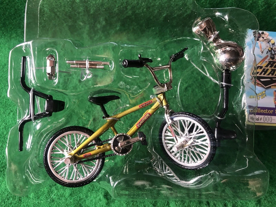 RARE Road Champs BXS SERIES 4 (HARO BIKES) All Die Cast Bike 3 in 1 Trick Stick - Image 2 of 2