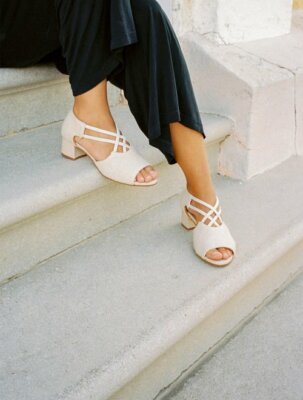 Anthropologie Naguisa Yerma Natural Linen Peep Toe Sandals Heels Womens 41 New
