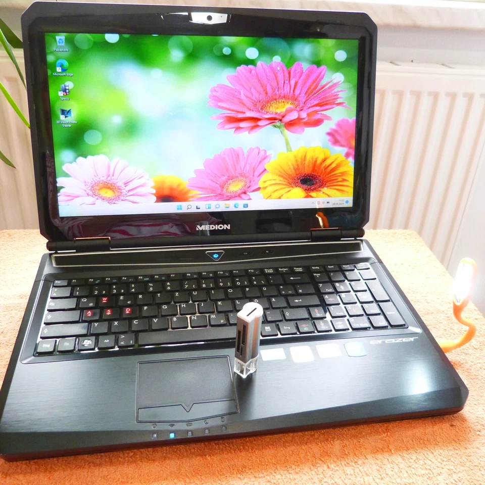 Medion ERAZER X6817 Geforce GTX 15 Zoll l SSD Windows 11 l 16GB RAM NEU QUAD i7 - Bild 2 von 4