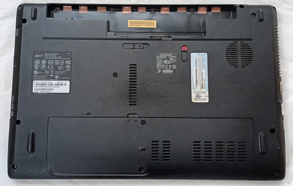 Acer Aspire 5742 Laptop 15.6" 3GB 180GB SSD Windows 7 Office Theme Park World - Image 4 of 4