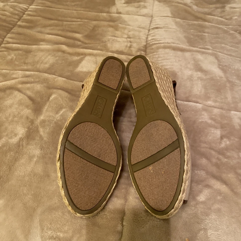 Chaps "Daye" Size 5B Tan w/Brown Trim Espadrille Wedge Sandals - EUC - Изображение 4 из 4