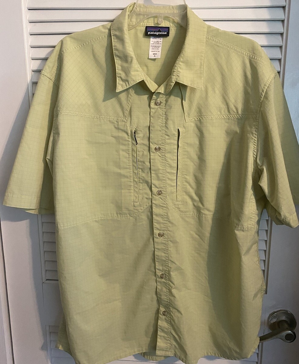 Patagonia Lightweight Shirt Men XL Vertical Zip Pockets Vented