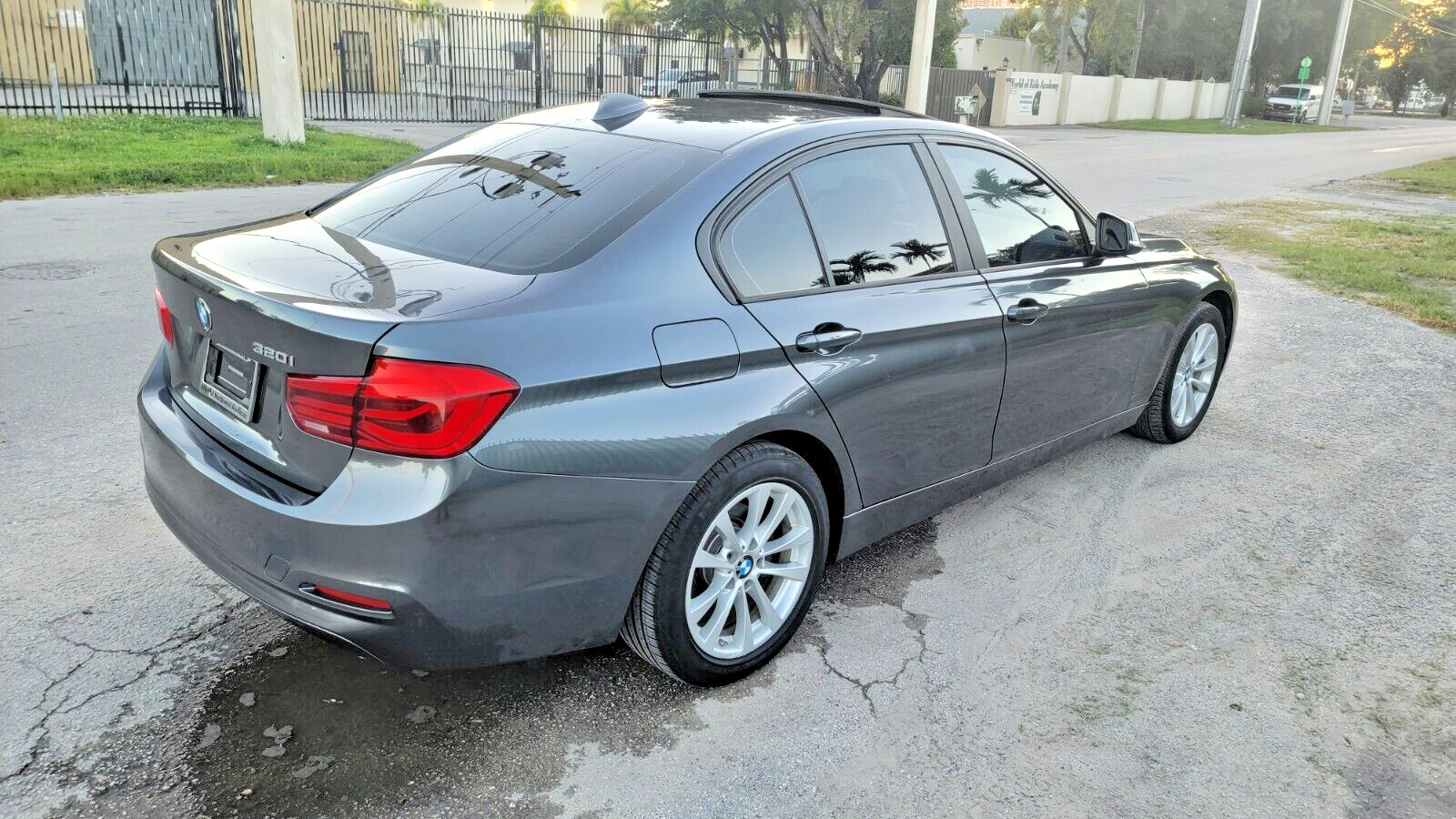 BMW 3-Series - Image 6