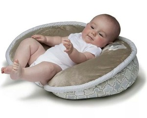 babe luxe feeding and infant support pillow