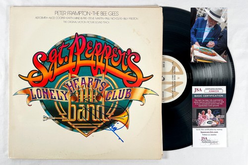 Barry Gibb Signed BEE GEES Sgt Pepper's Lonely Hearts Club Band Vinyl Album JSA