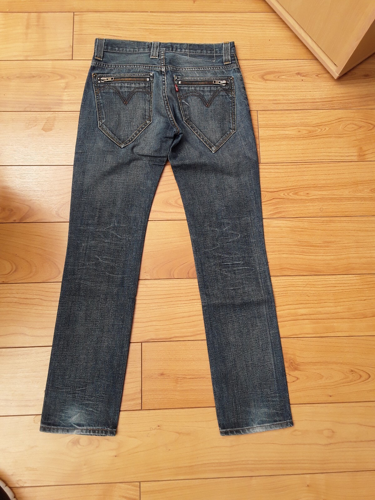 Levi 513 SLIM JEANS W32 L32 RARE ZIP BACK POCKETS image 4