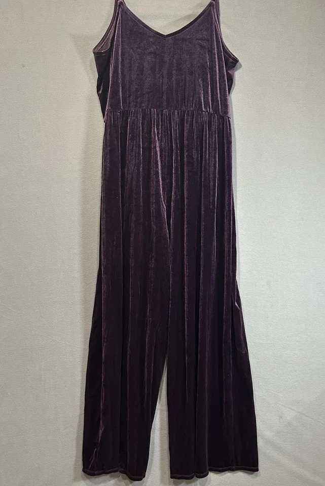 Mono de terciopelo púrpura para mujer grande de terciopelo pierna ancha fecha noche tranquilo lujo Foto 3 de 4