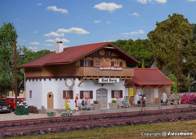 Spur H0 · Vollmer 43526 · Bahnhof Bad Berg · Neu OVP Bausatz