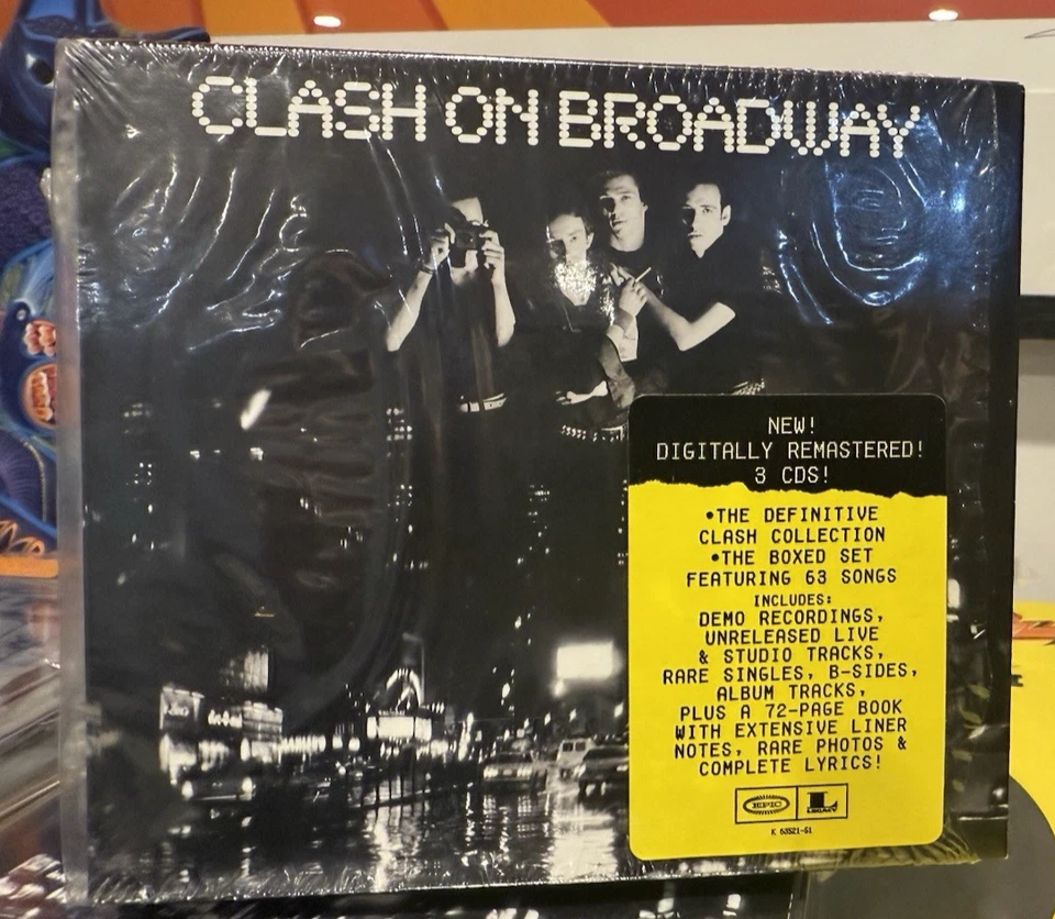 THE CLASH ON BROADWAY remastered 3x CD DEFINITIVE COLLECTION + 72 PAGE BOOK NM - Image 2 of 4