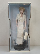 Franklin Mint DIANA PRINCESS OF WALES Pearl Dress Porcelain Portrait Doll 17"
