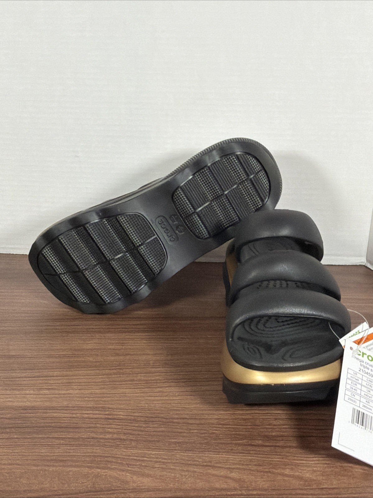 Crocs Mega Crush Triple Strap Men’s 7 / Women’s 9 Metallic Black/Gold Sandals image 4