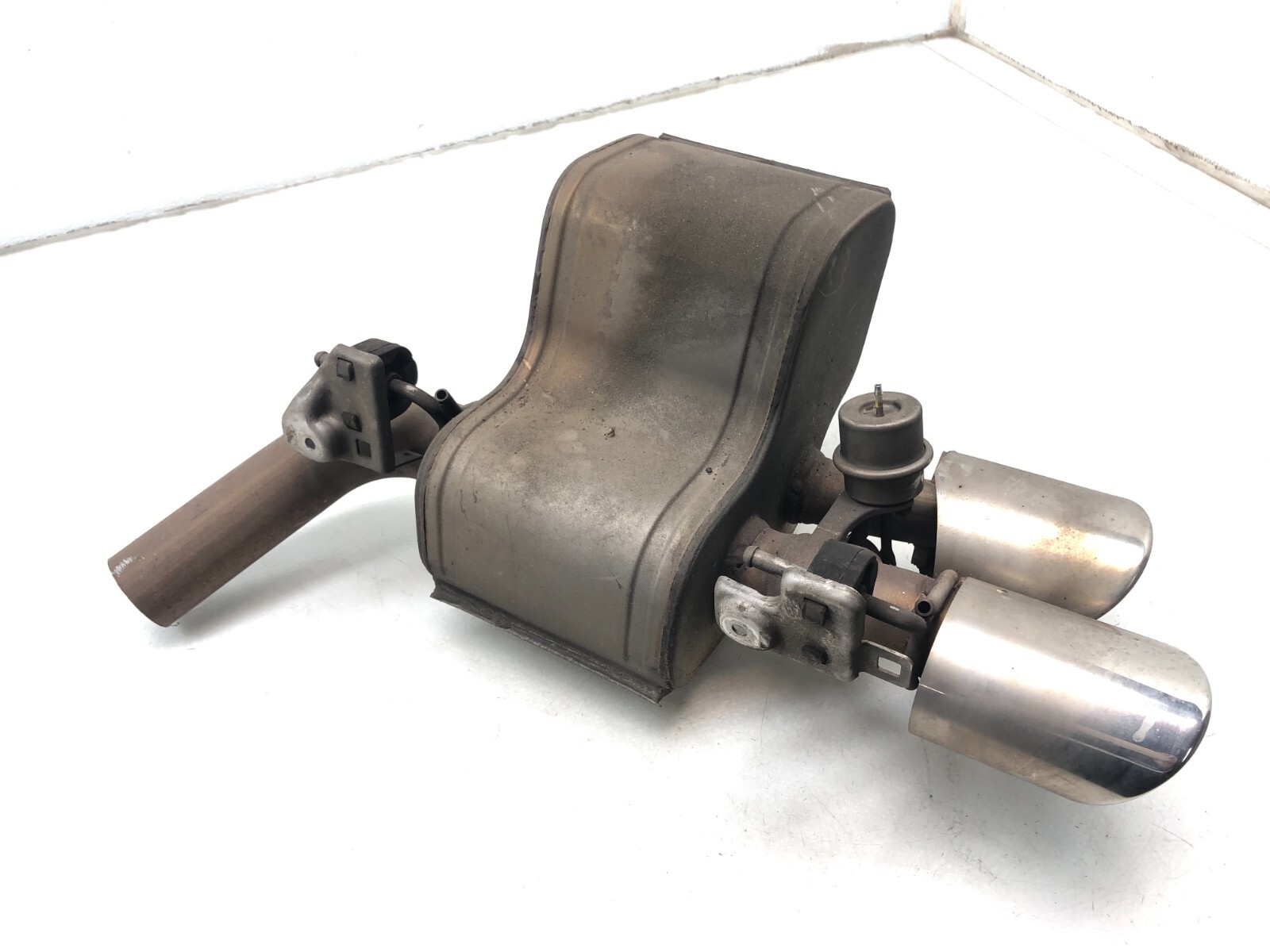 2014-2019 MASERATI GHIBLI S Q4 V6 RIGHT EXHAUST MUFFLER BAFFLE TIP SILENCER OEM.