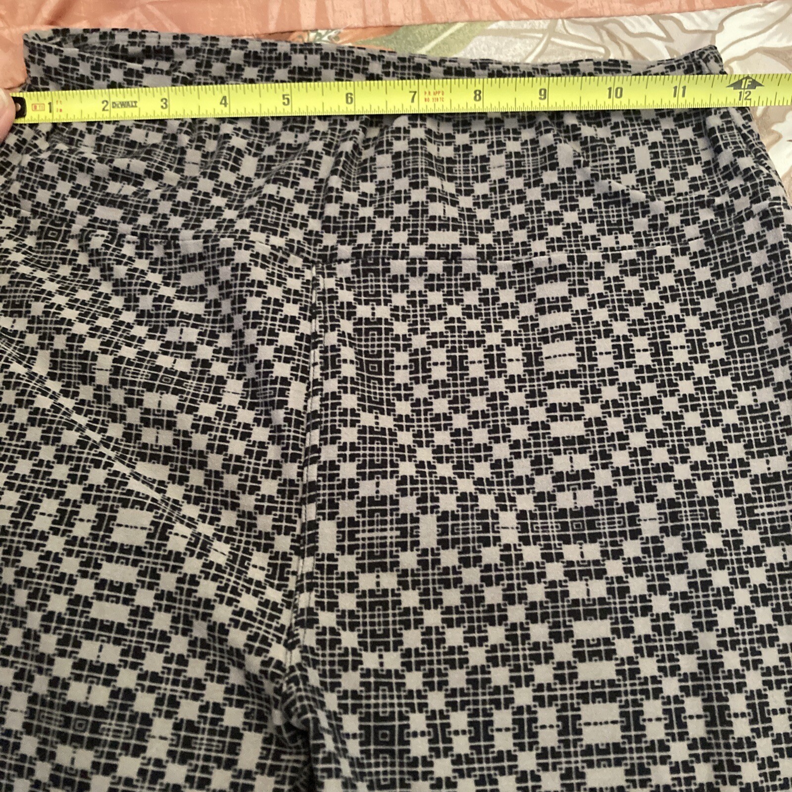 Lularoe Geometric Patterned All Over Leggings Wom… - image 7