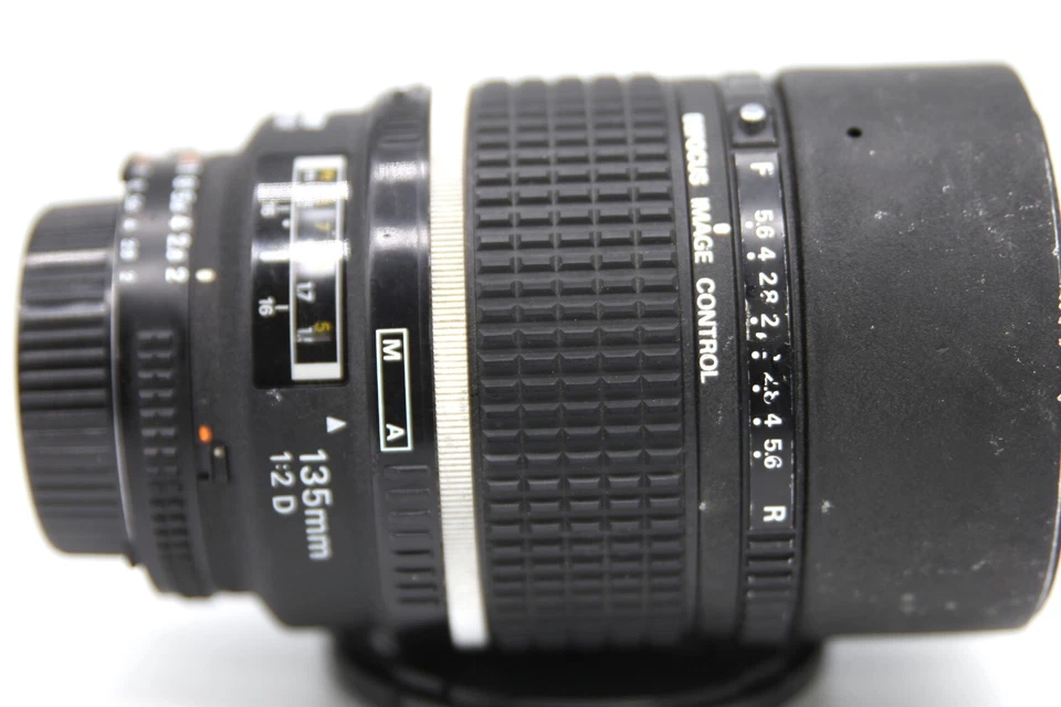 Nikon AF DC Nikkor 135mm F2 D Defocus Control lens 135 F/2 - Image 2 of 4
