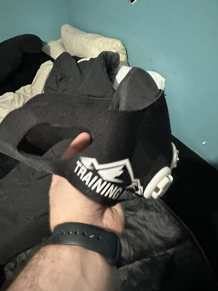 Training Mask 2.0 Elevation Training Mask, Medium - BlackWhite, with case - Image 2 of 4