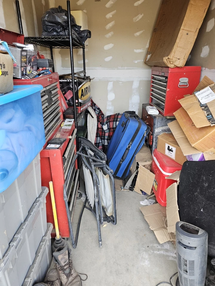 Dos rodillos llenos de herramientas. Ubicado Lago Isabella. Se muestra uno pero dos Foto 2 de 2