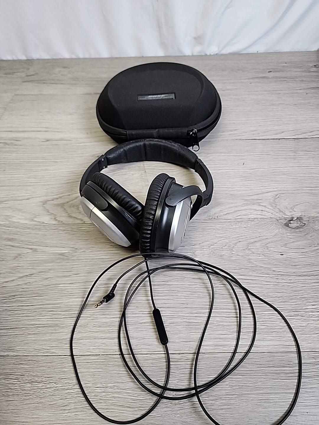 BOSE Quiet Comfort 15 QC15 Noise Cancelling Over Ear Headphones-image