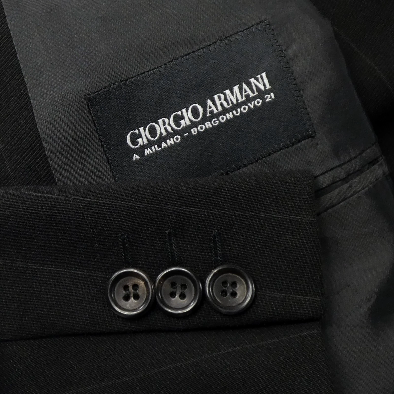Giorgio Armani — 90s Vintage Made in Italy Giorgio Armani 3B Suit Setup Top and Bottom Stripe