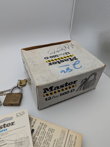 Caja de candados masterlocks antiguos vintage 500-D 105-D con llaves nuevo stock antiguo NOS - Imagen 4 de 5