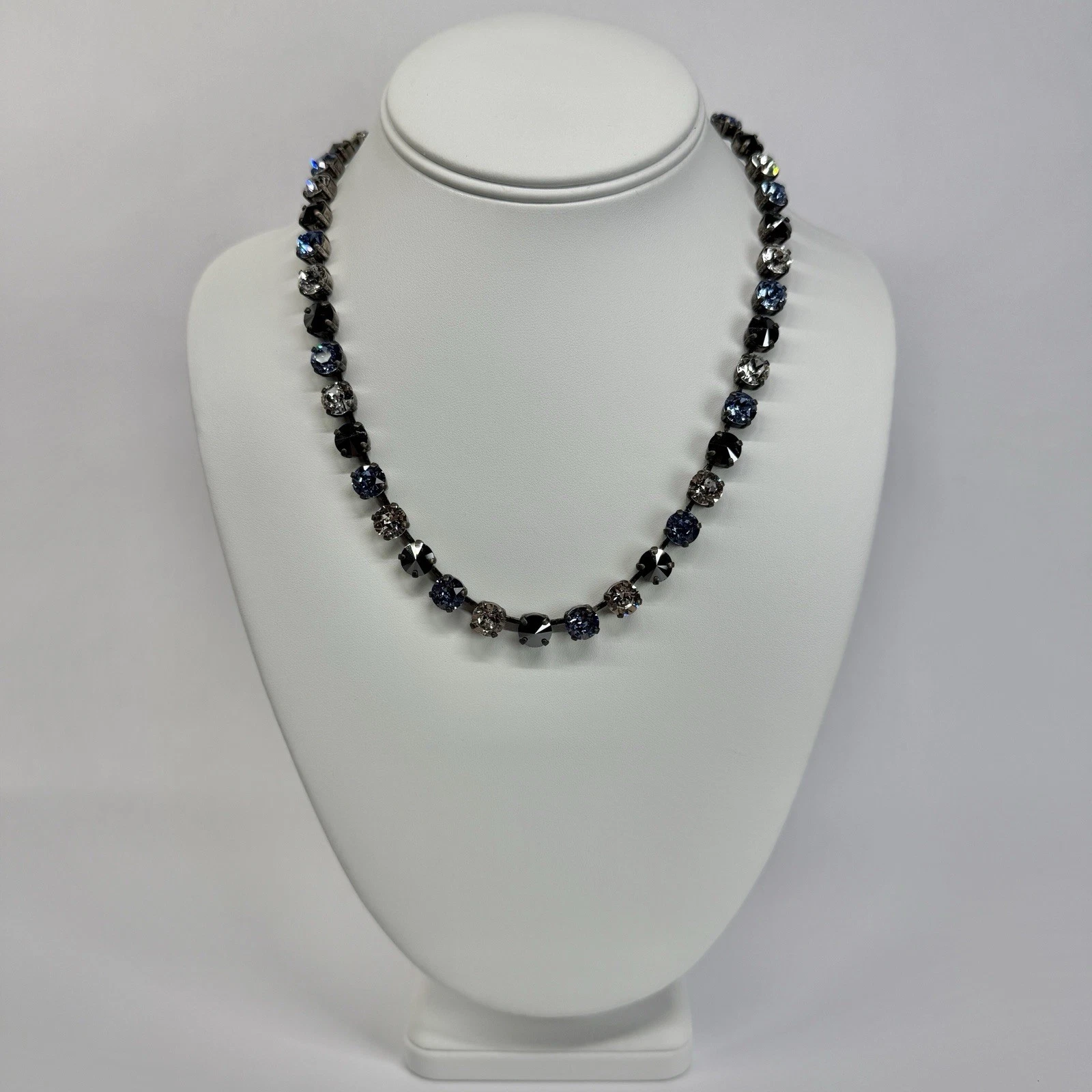 Elegant Blue/Clear Crystal Silver Tone Vintage Necklace Jewelry N627