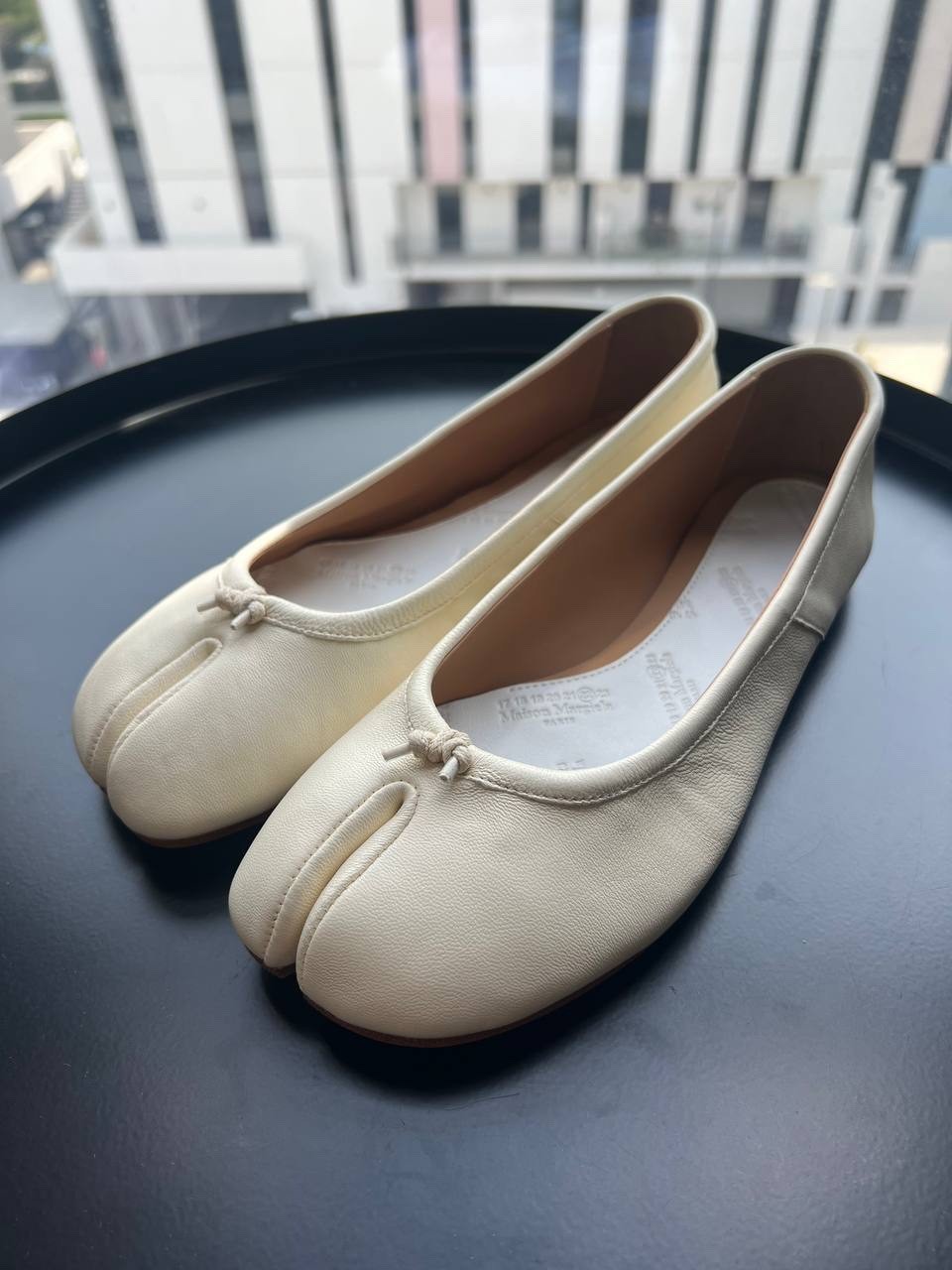 Maison Margiela Tabi Flat Ballerinas – White, Size 38,25cm